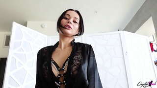 Sexy Brunette Deepthroat Oilarra Handi eta Sutsua Doggy Madarikatu arte Ahoan Cum