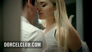 Passionate ukwabelana ngesondo gorgeous umfazi Mia Malkova