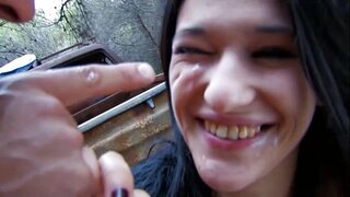 Lisa rempah mendapat fucked dia pantat besar di dalam hutan