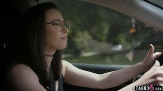 Casey Calvert foi pegar suas coisas de seu ex Casey Calvert foi pegar suas coisas de seu ex