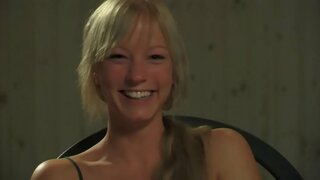 Elise suédois Olsson pute aime deux bites en même temps Elise suédois Olsson pute aime deux bites en même temps