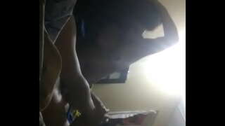 Chaparrita טוב כלבה נהנה שיש את הזין פנימה.